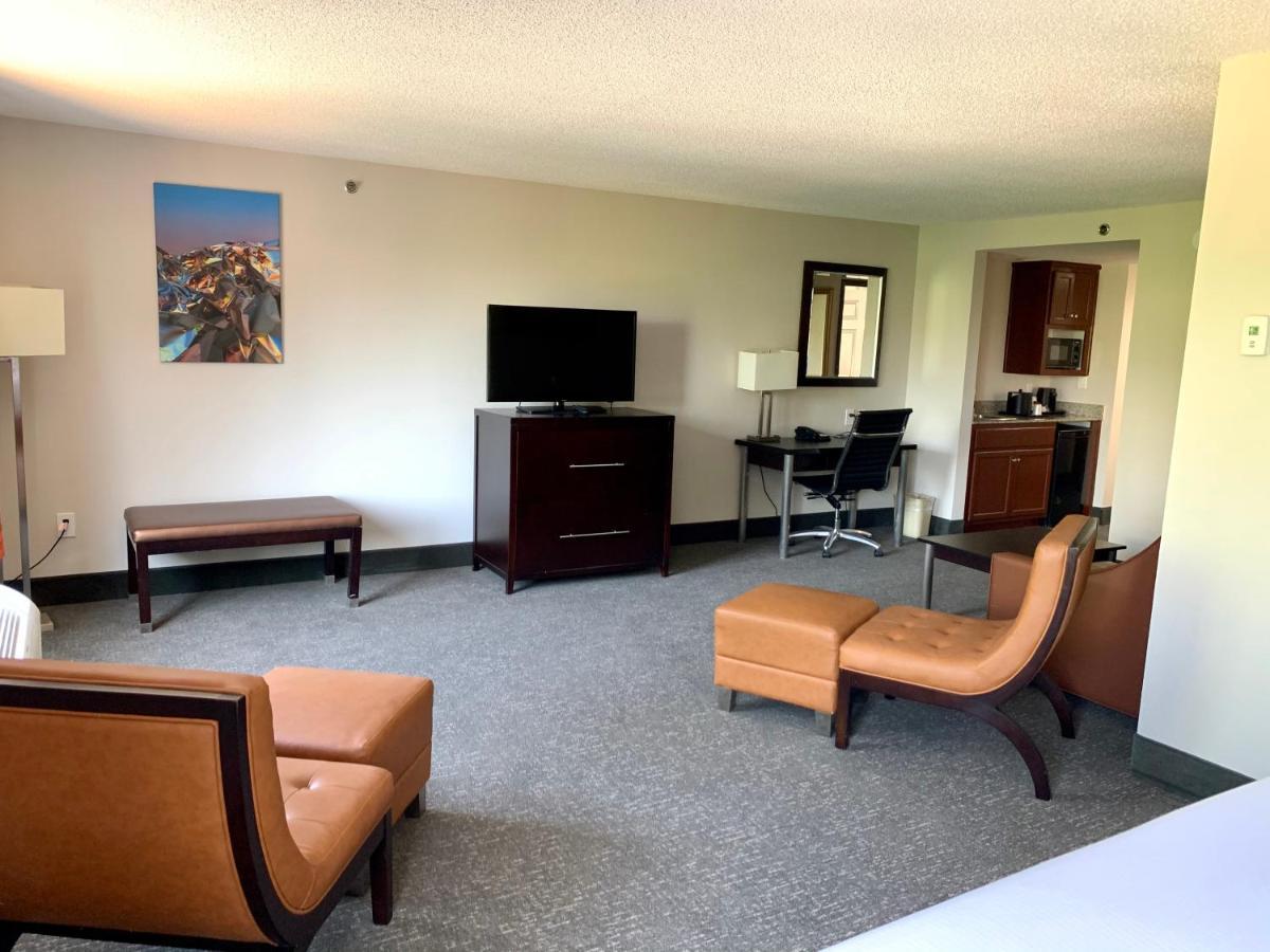 Wingate By Wyndham Atlanta Galleria/ Ballpark Смирна Екстериор снимка