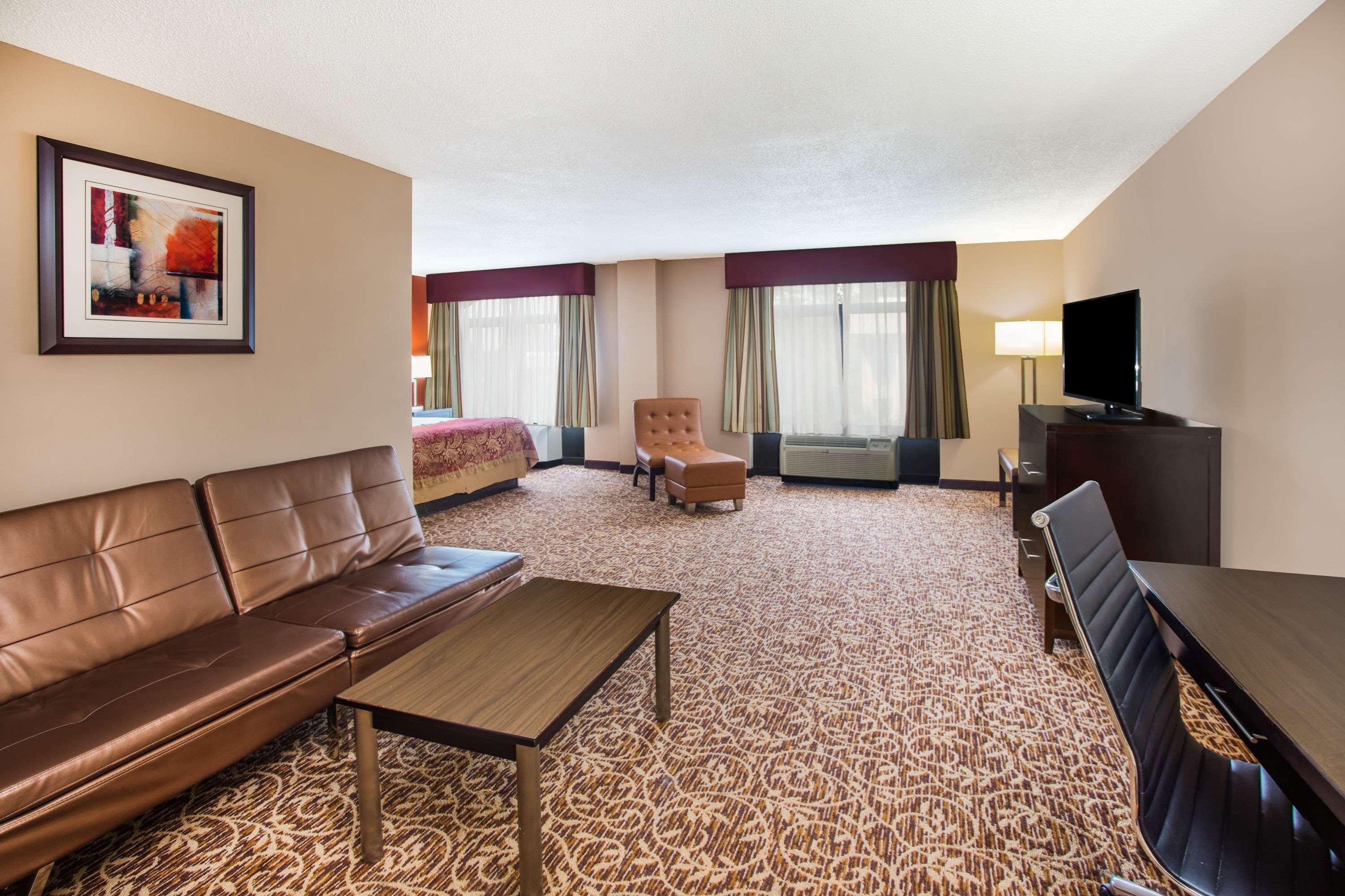 Wingate By Wyndham Atlanta Galleria/ Ballpark Смирна Екстериор снимка