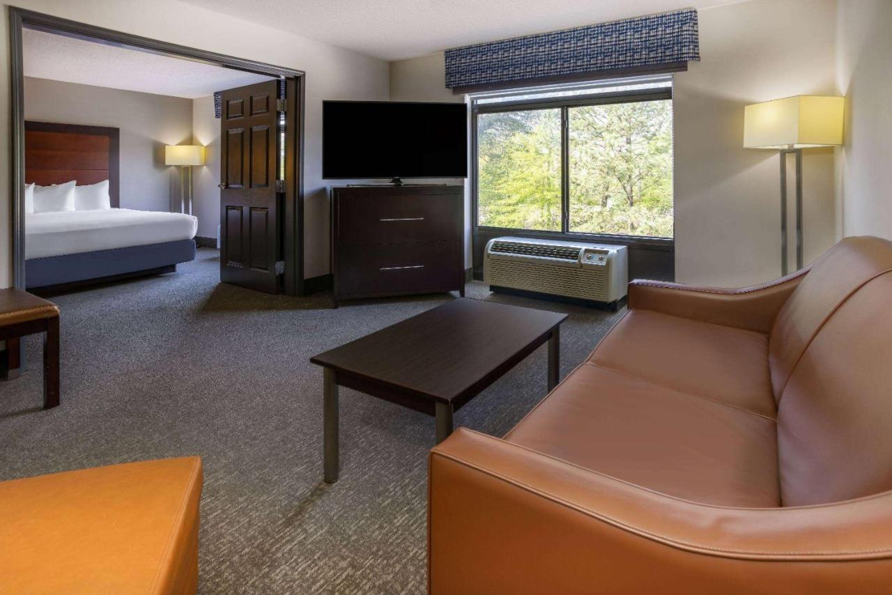 Wingate By Wyndham Atlanta Galleria/ Ballpark Смирна Екстериор снимка